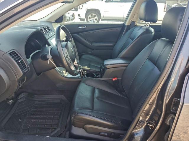 Nissan Altima 2.5 Image 4