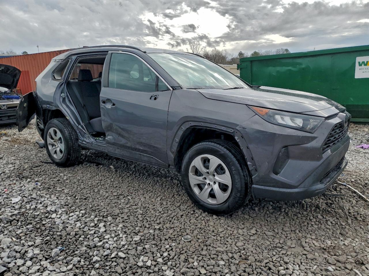 Toyota RAV4 Le Image 3
