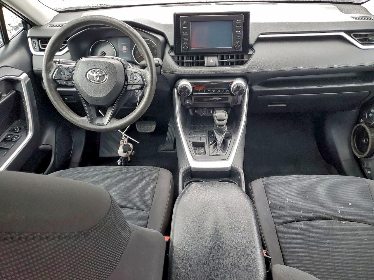 Toyota RAV4 Le Image 6