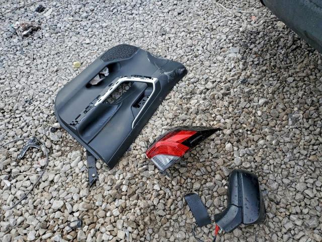 Toyota RAV4 Le Image 11