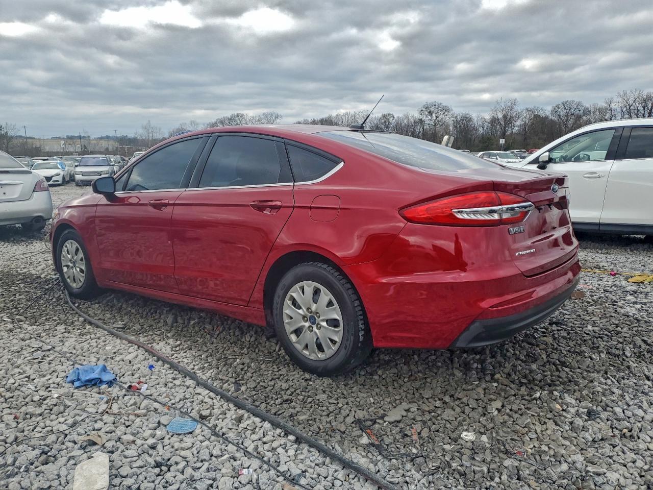 Ford Fusion S Image 3