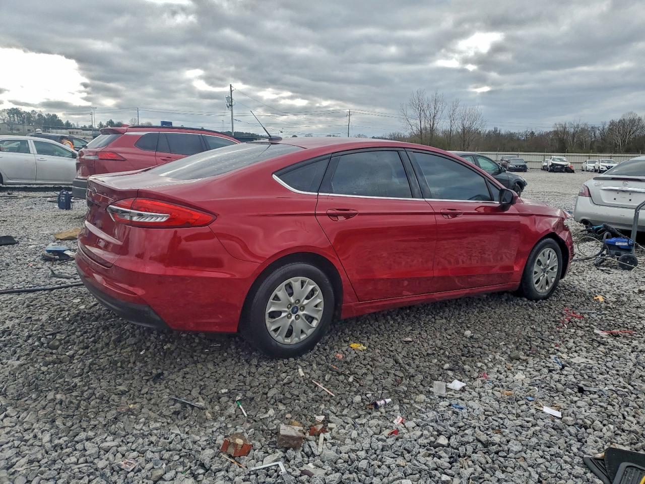 Ford Fusion S Image 11