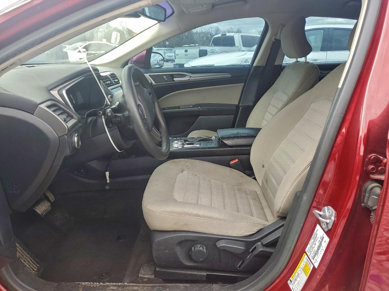 Ford Fusion S Image 6