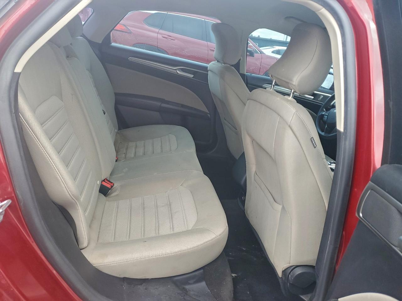 Ford Fusion S Image 9