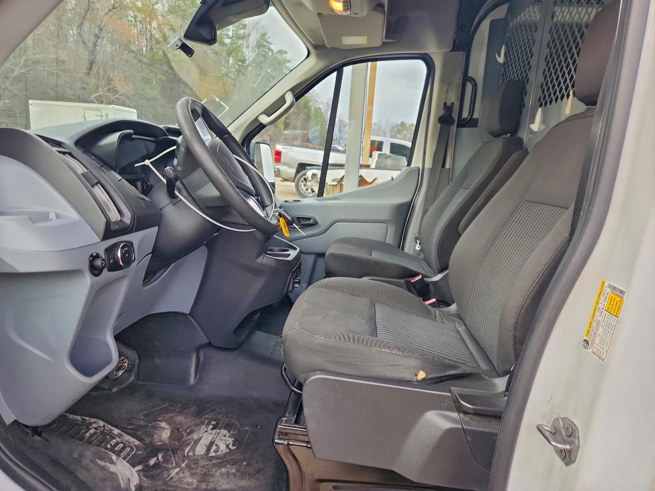 Ford Transit T-350 Image 3