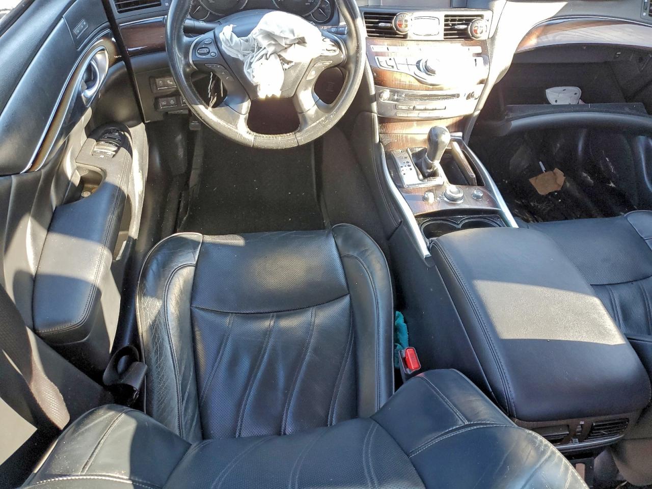 INFINITI Q70 3.7 Image 2