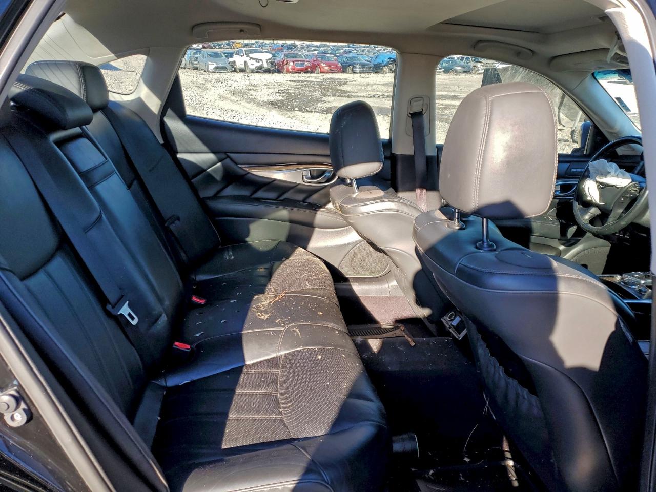 INFINITI Q70 3.7 Image 8