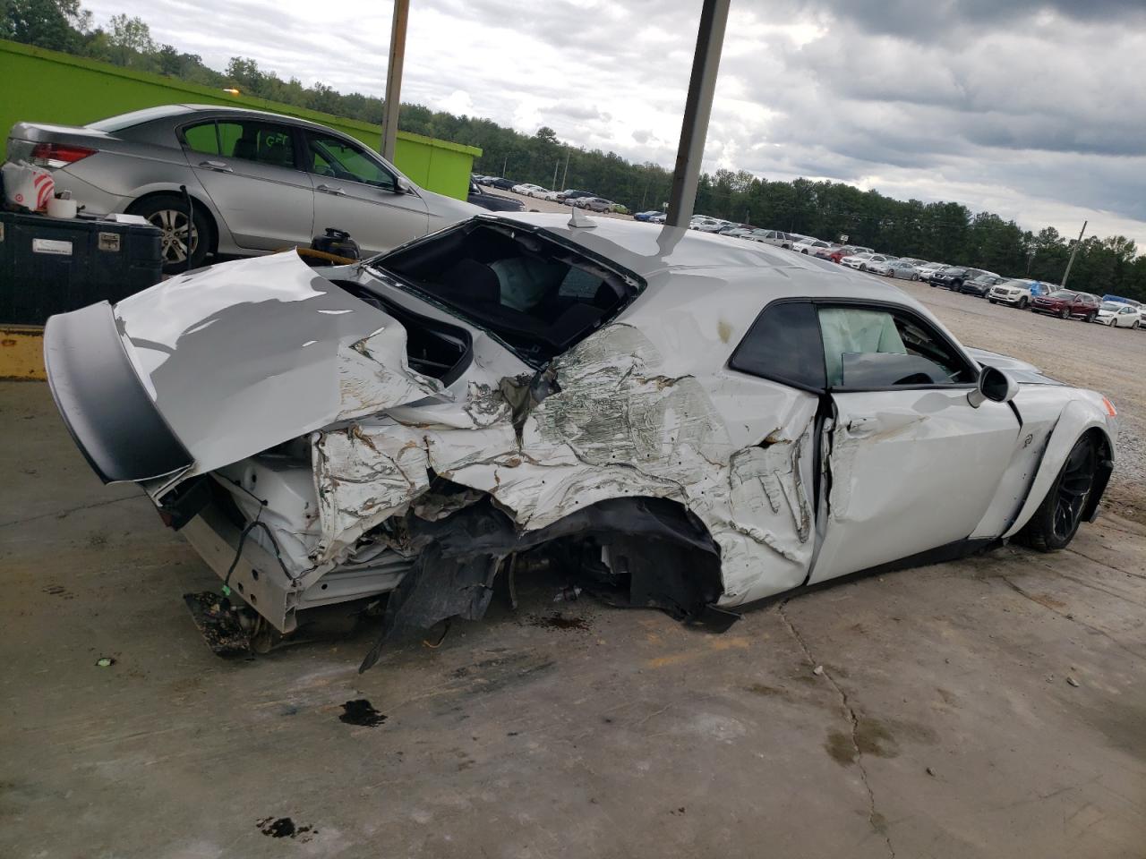 Dodge Challenger Srt Hellcat Image 3