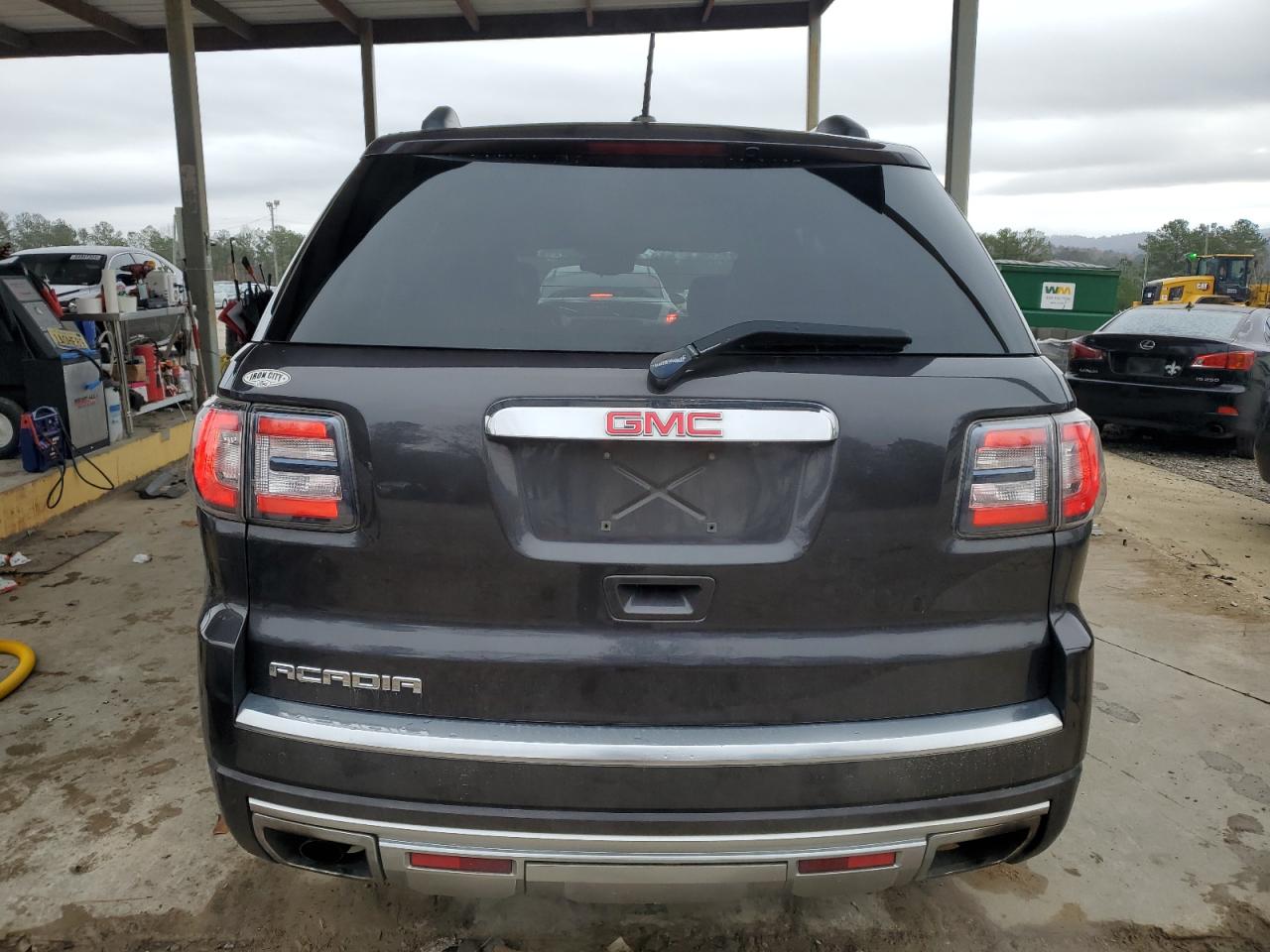 GMC Acadia Denali Image 11