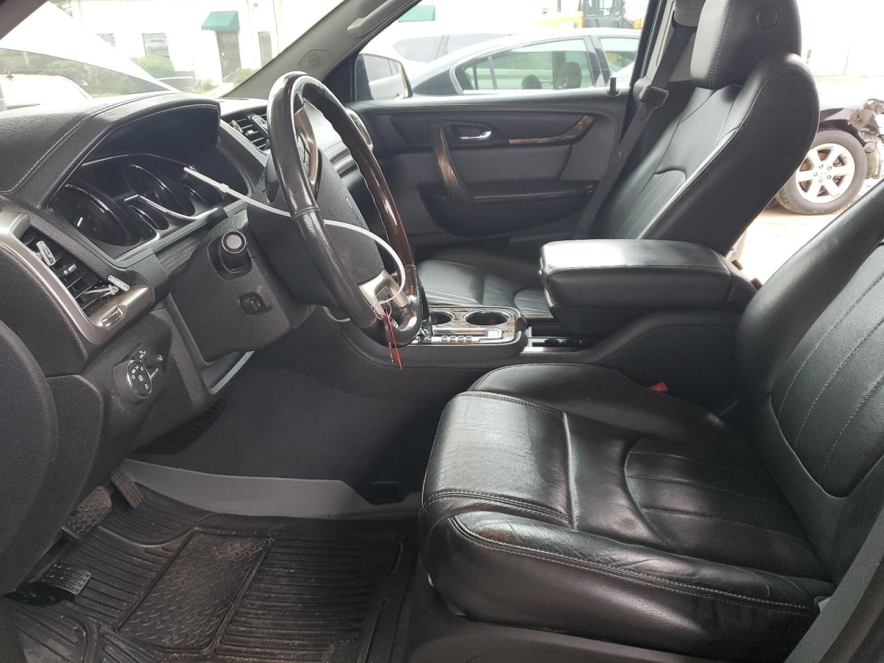 GMC Acadia Denali Image 5