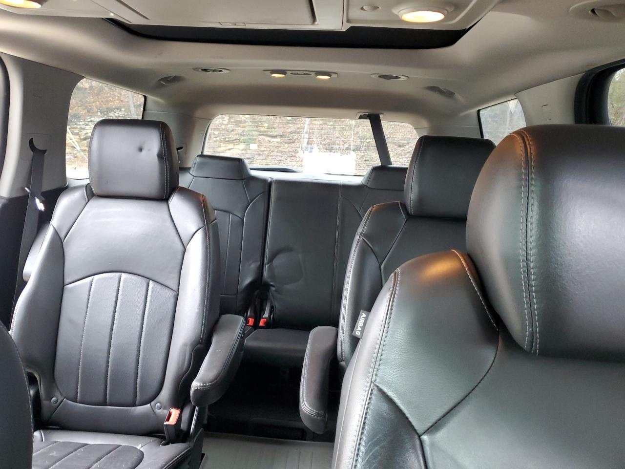 GMC Acadia Denali Image 9