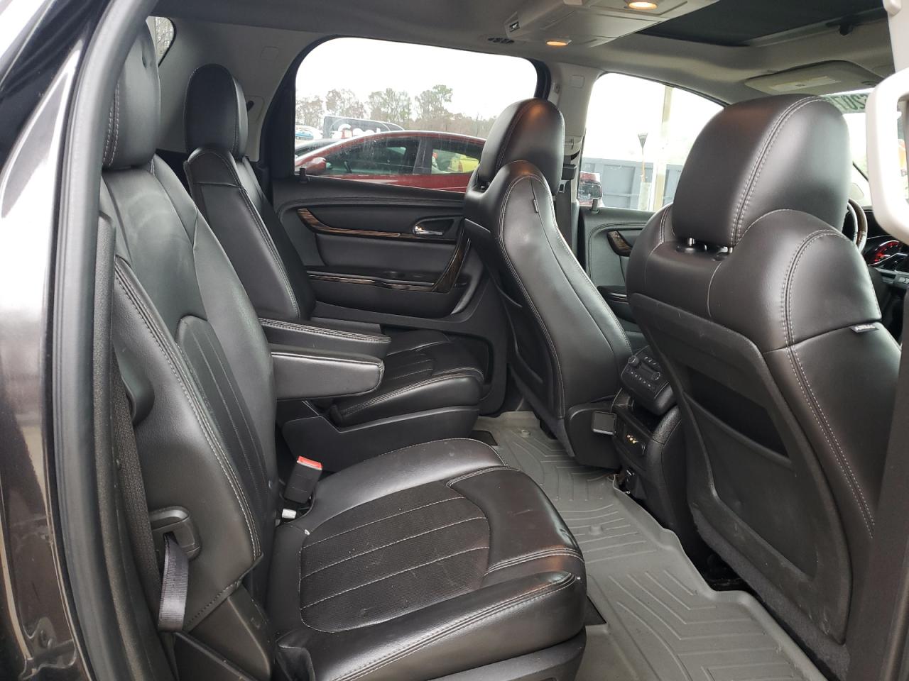 GMC Acadia Denali Image 8