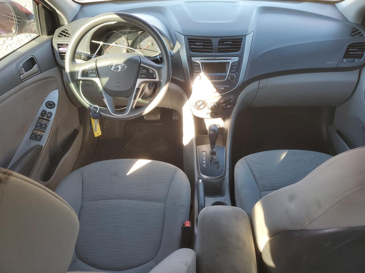 Hyundai ACCENT Se Image 6