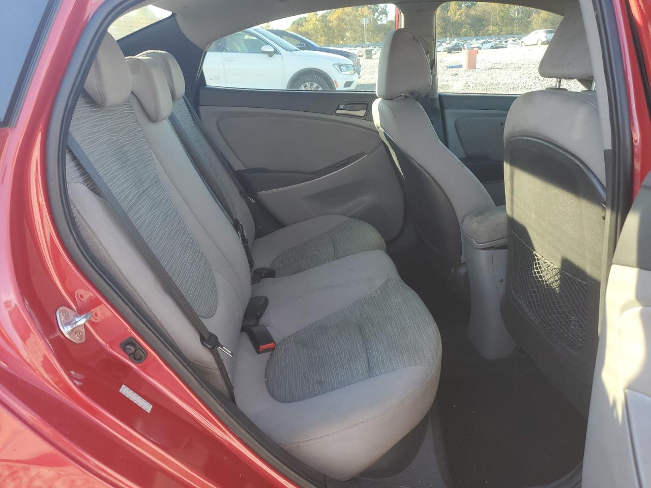 Hyundai ACCENT Se Image 2