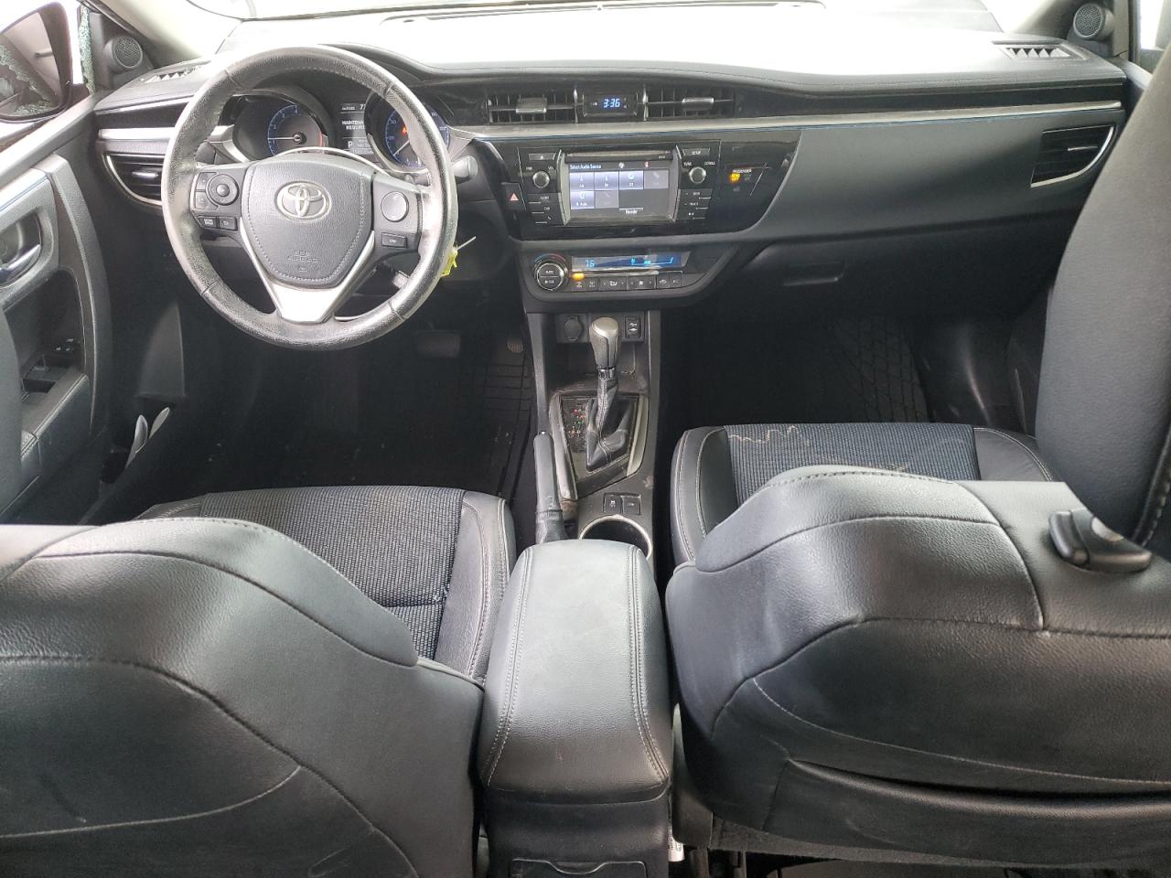 Toyota Corolla L Image 8