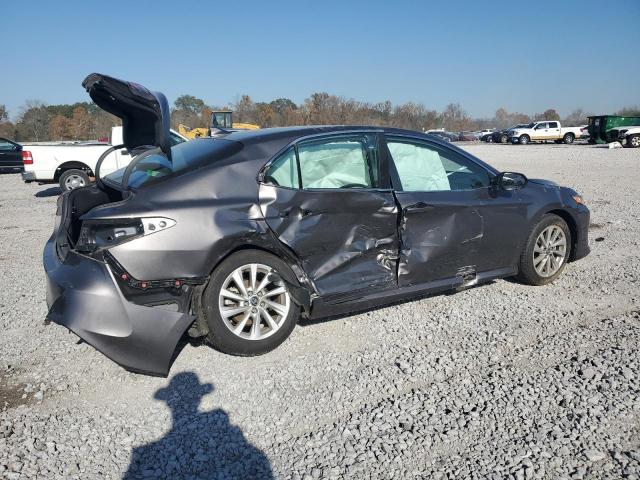 Toyota Camry Le Image 4