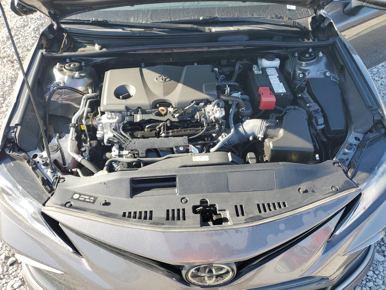Toyota Camry Le Image 7