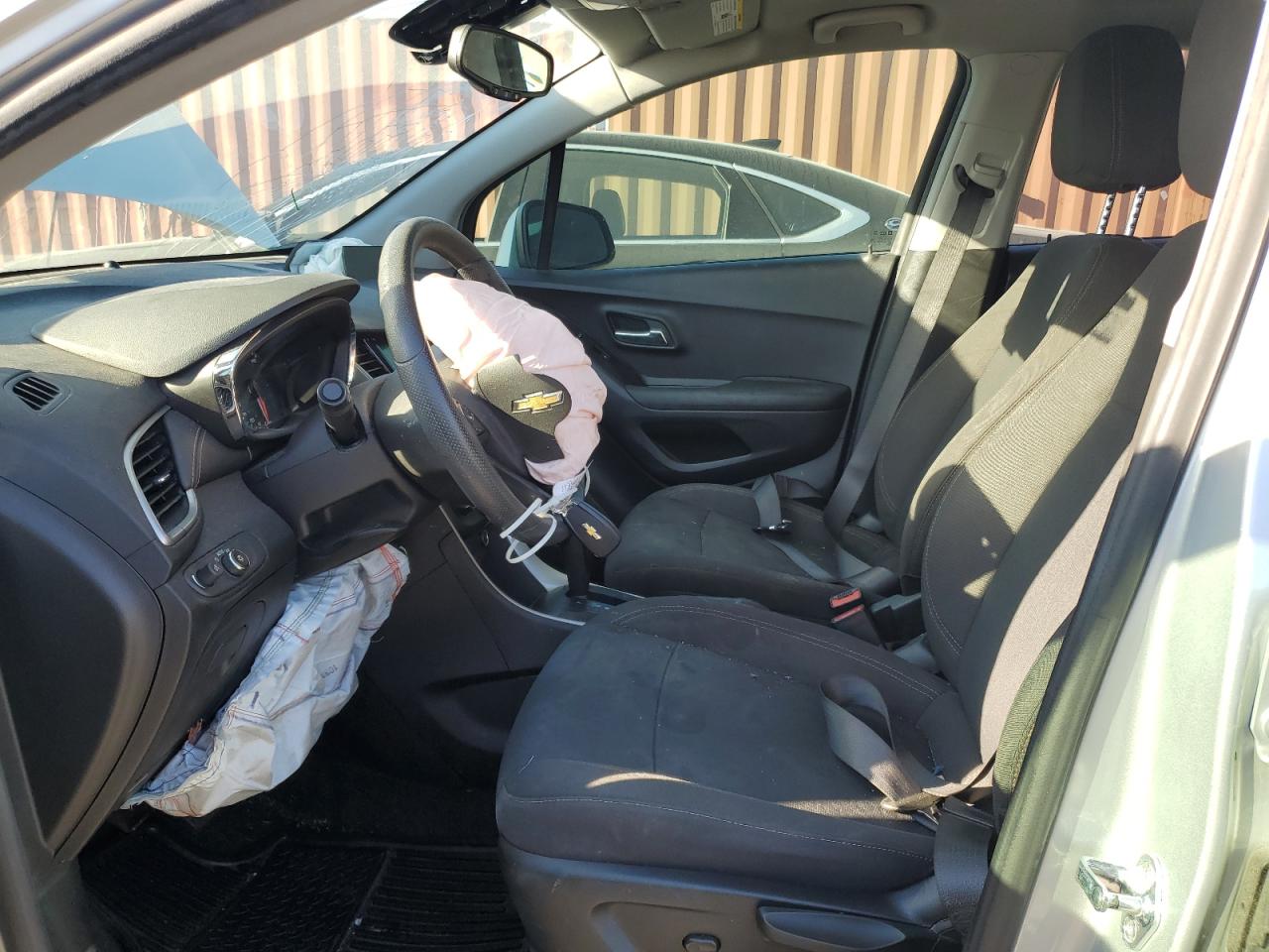 Chevrolet Trax Ls Image 6