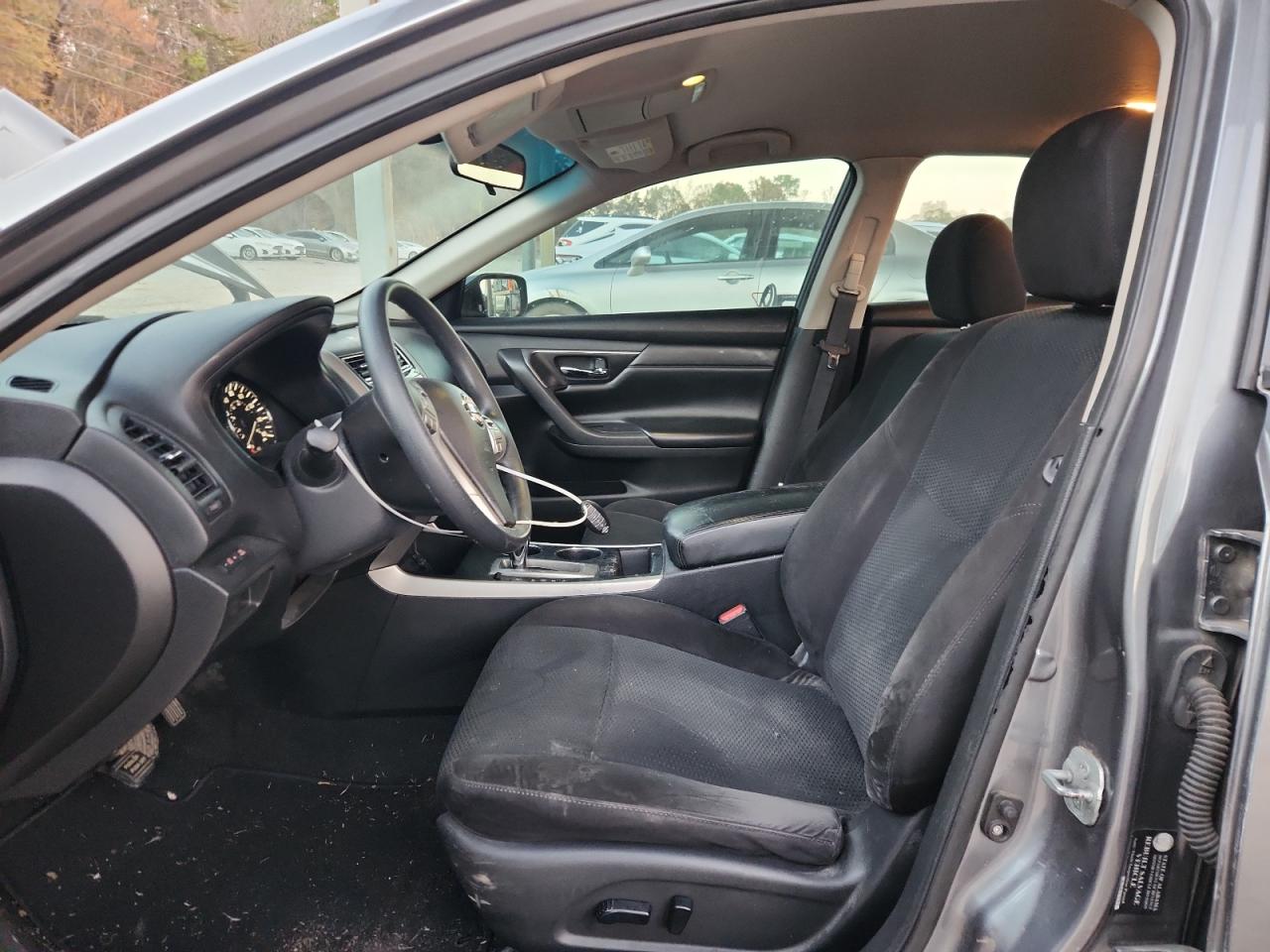 Nissan Altima 2.5 Image 8