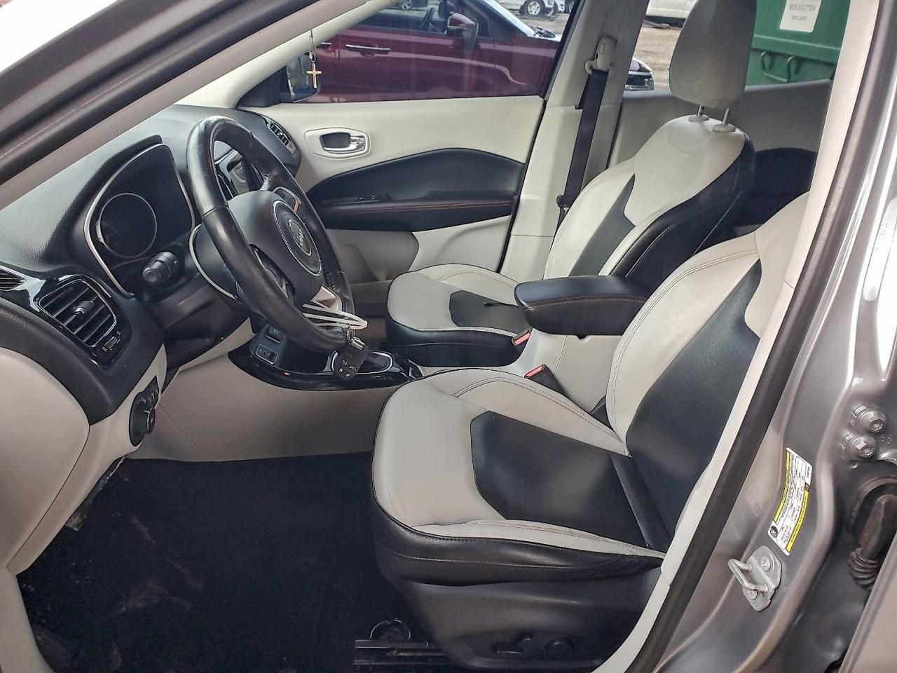 Jeep Compass Limited Image 4