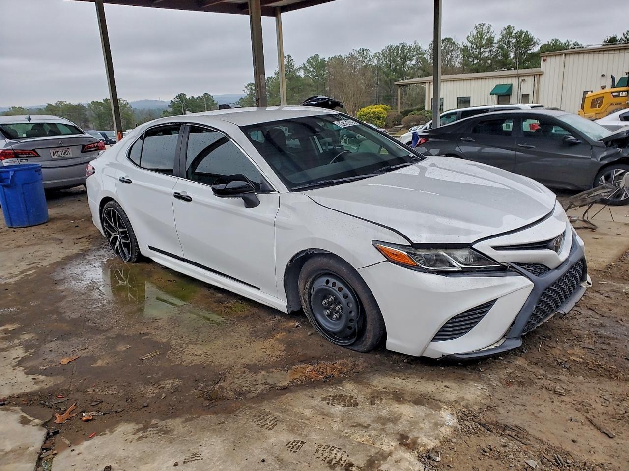 Toyota Camry L Image 7