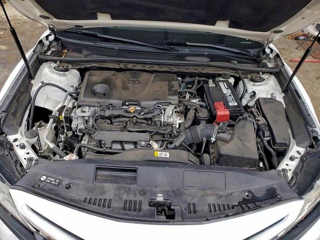 Toyota Camry L Image 12