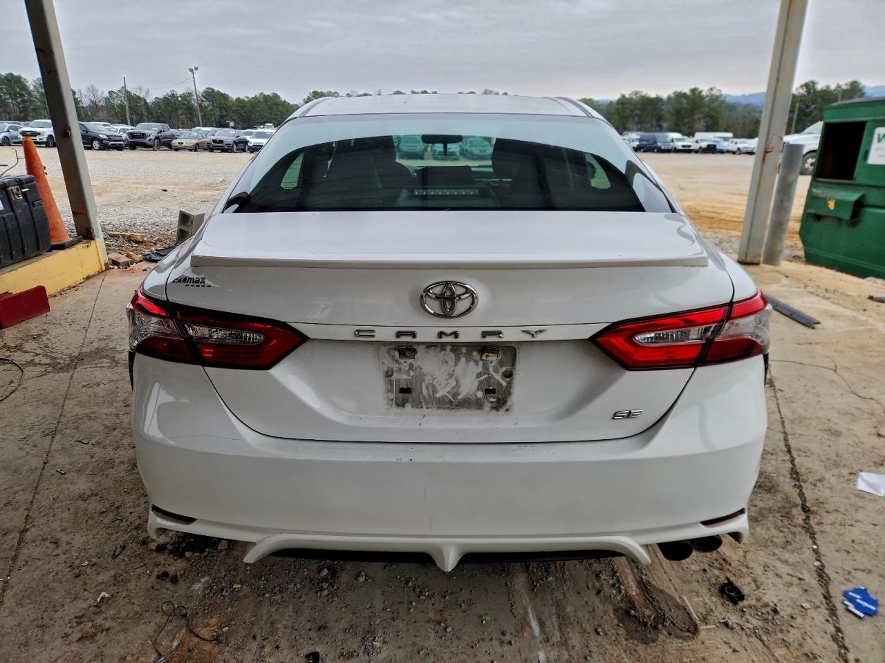 Toyota Camry L Image 11