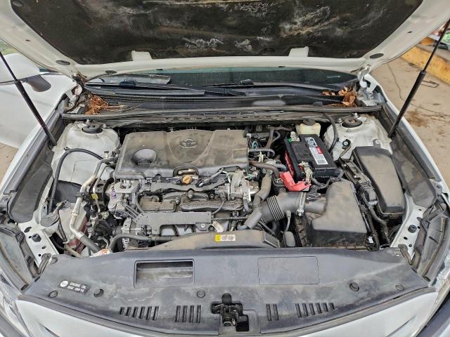 Toyota Camry L Image 7