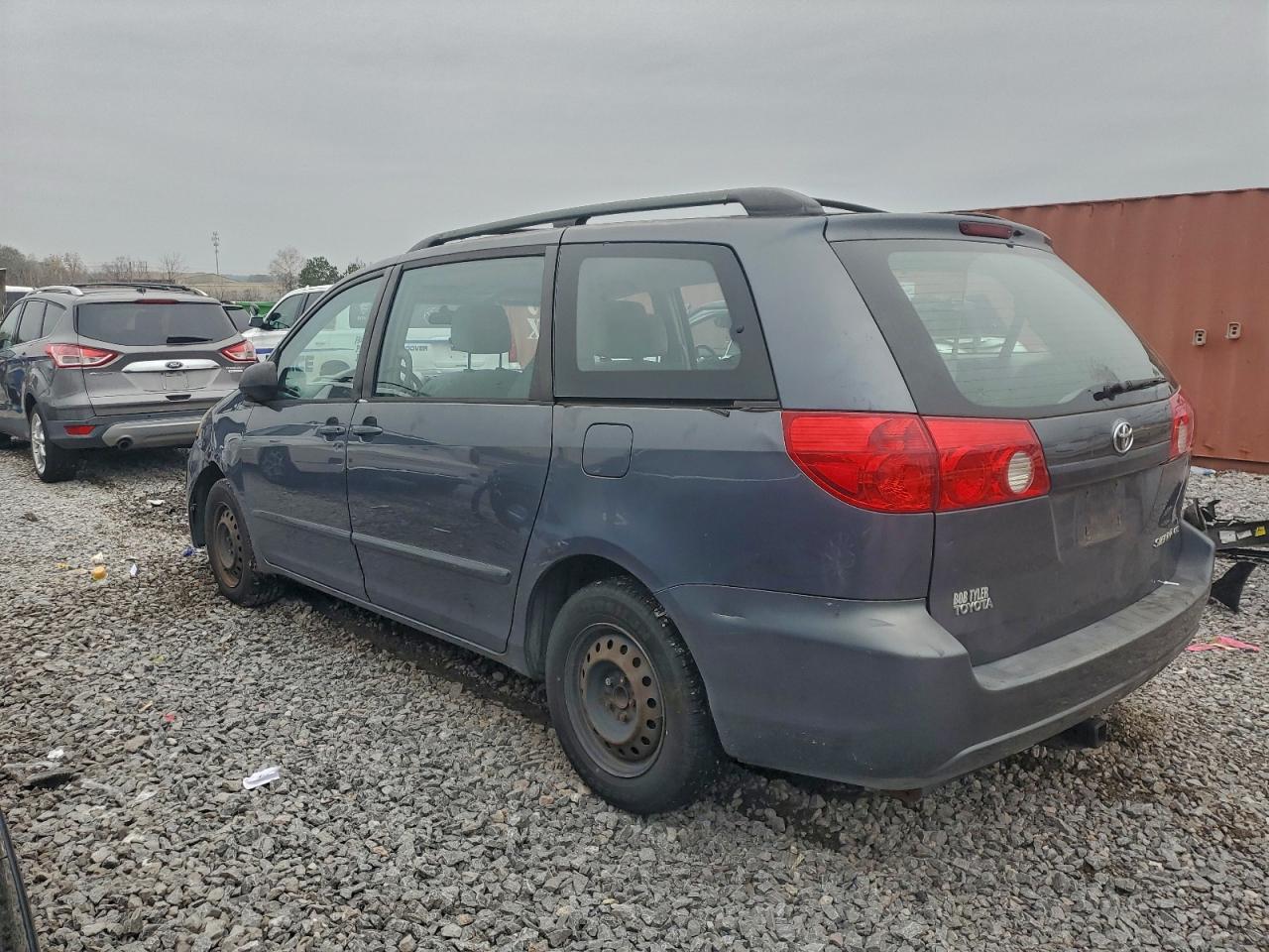 Toyota Sienna Ce Image 4