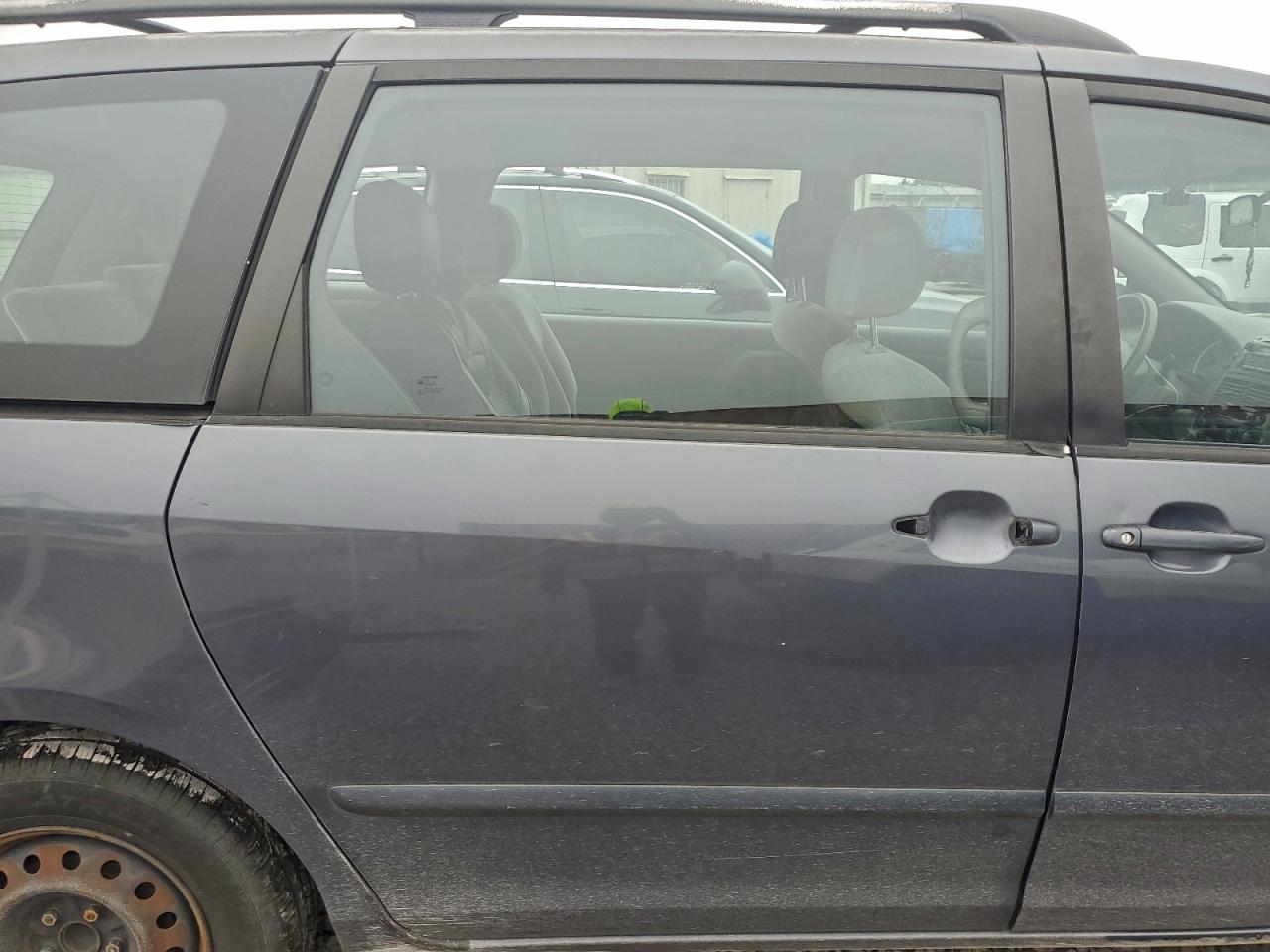 Toyota Sienna Ce Image 13