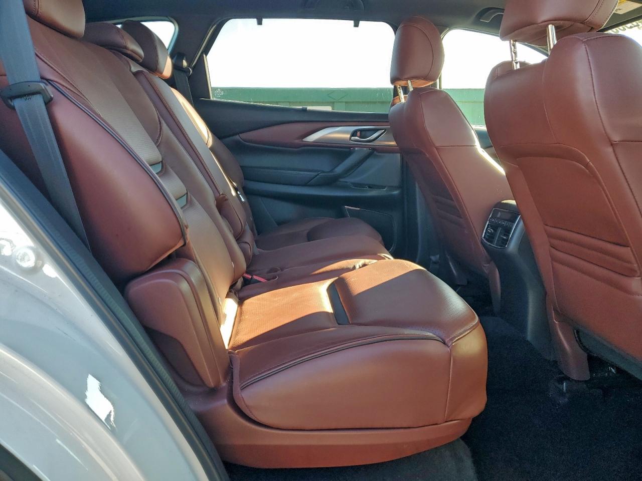 Mazda Cx Signature Image 8