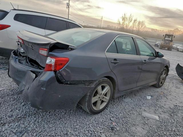 Toyota Camry L Image 3