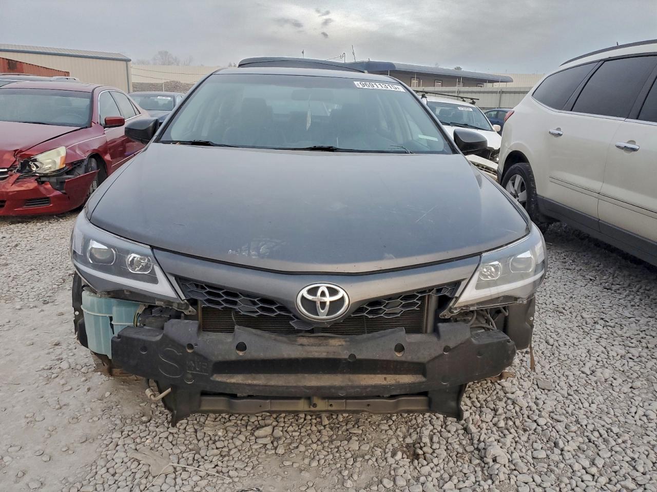 Toyota Camry L Image 9