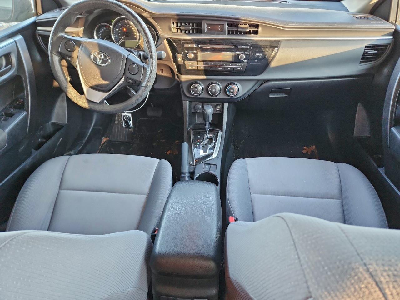 Toyota Corolla L Image 5