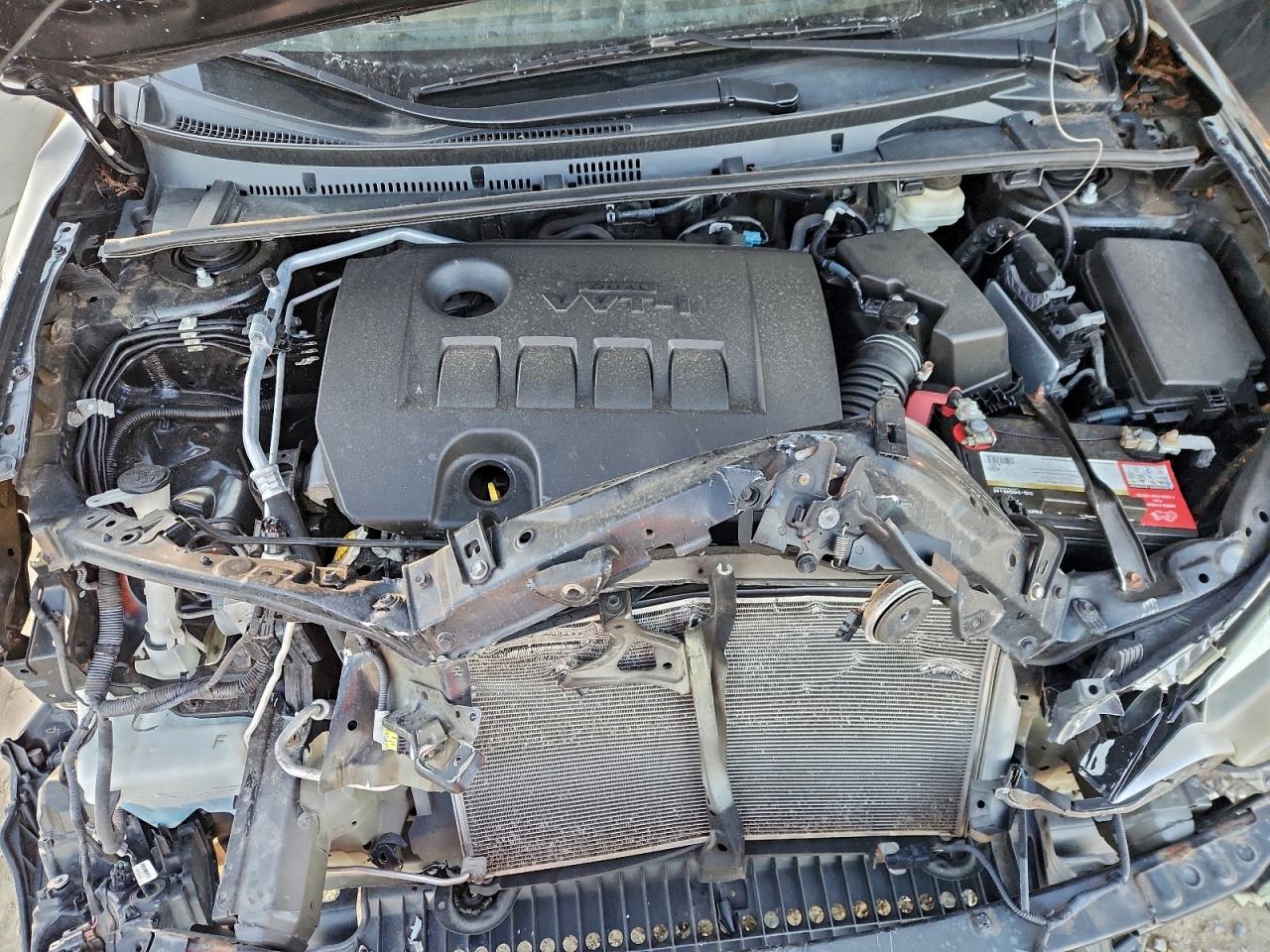 Toyota Corolla L Image 8