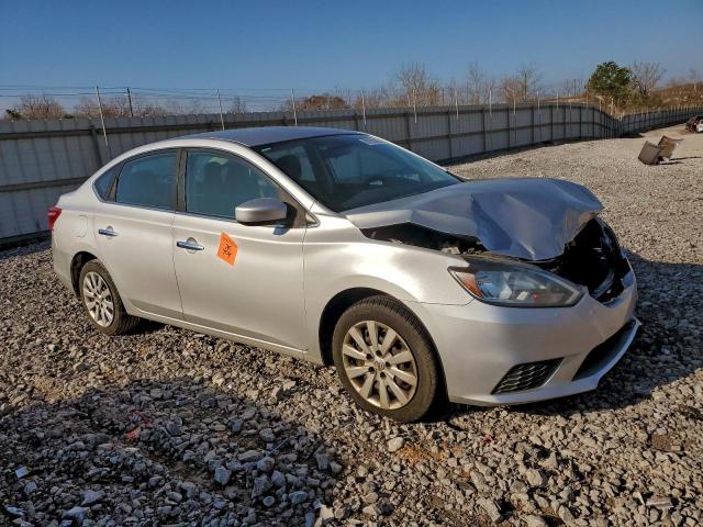 Nissan Sentra S Image 2