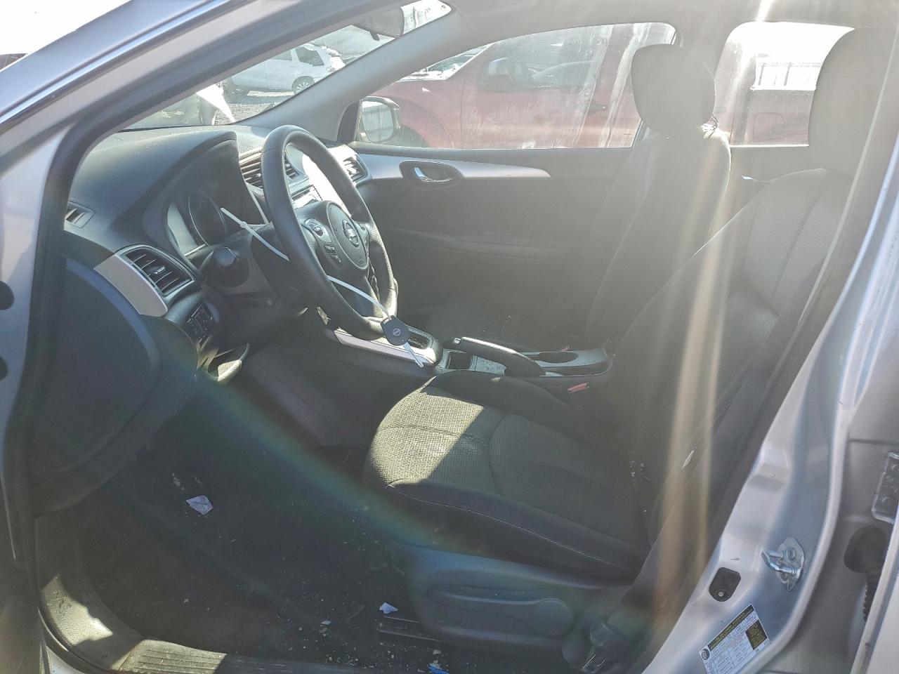 Nissan Sentra S Image 4