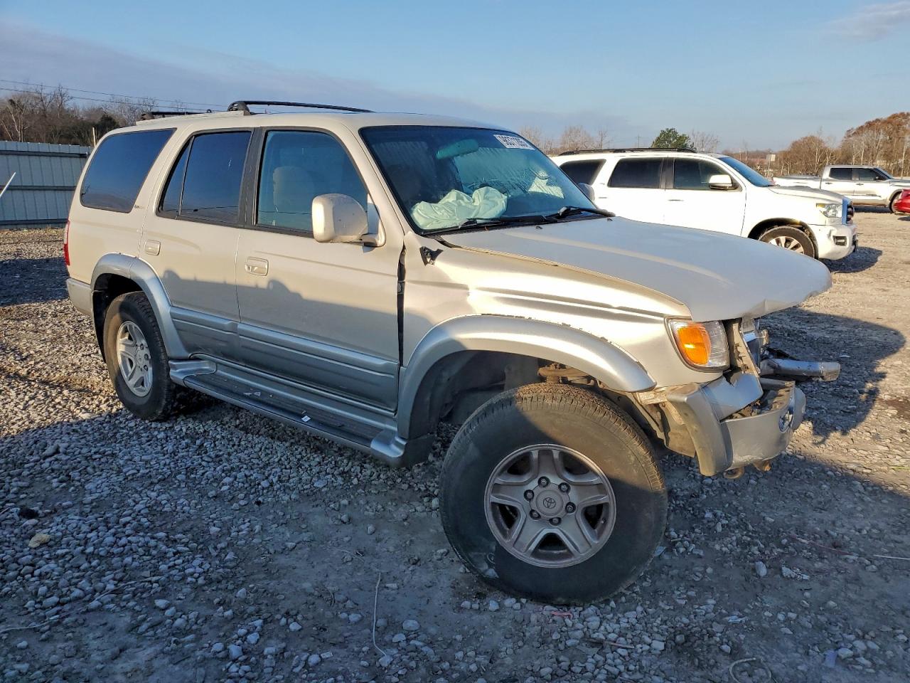 Toyota 4Runner Limited Image 2