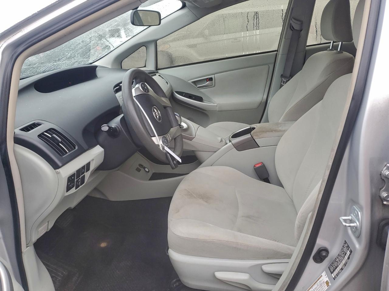 Toyota Prius Image 10