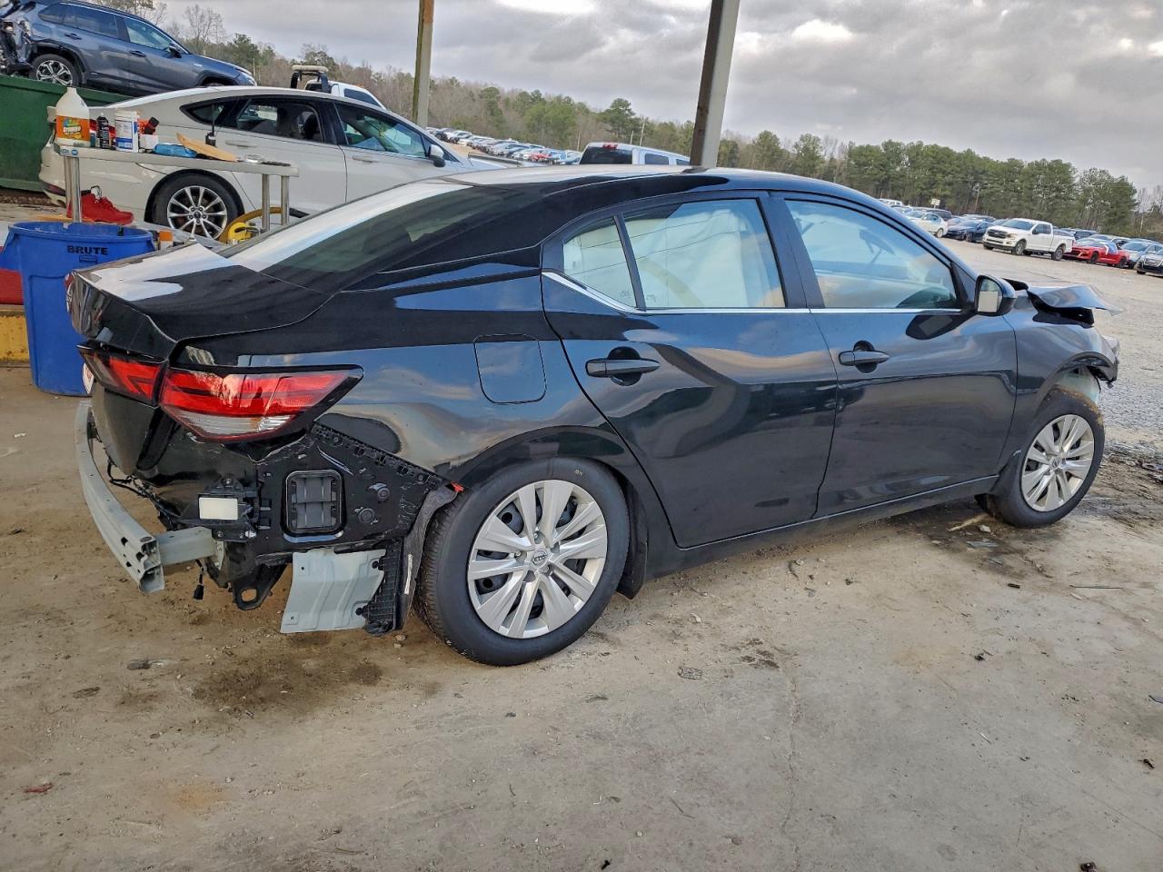 Nissan Sentra S Image 6