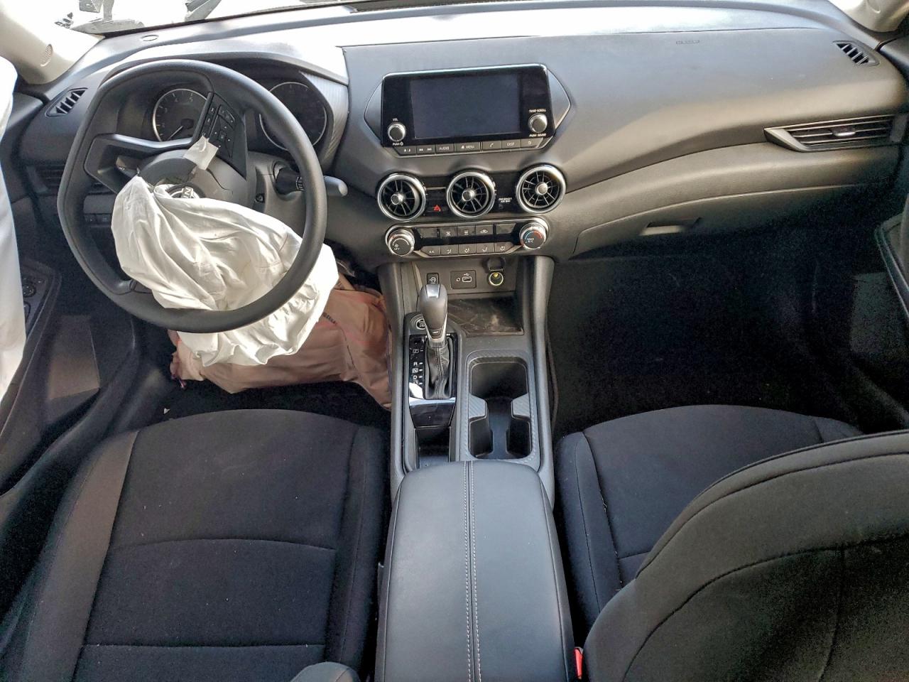 Nissan Sentra S Image 3