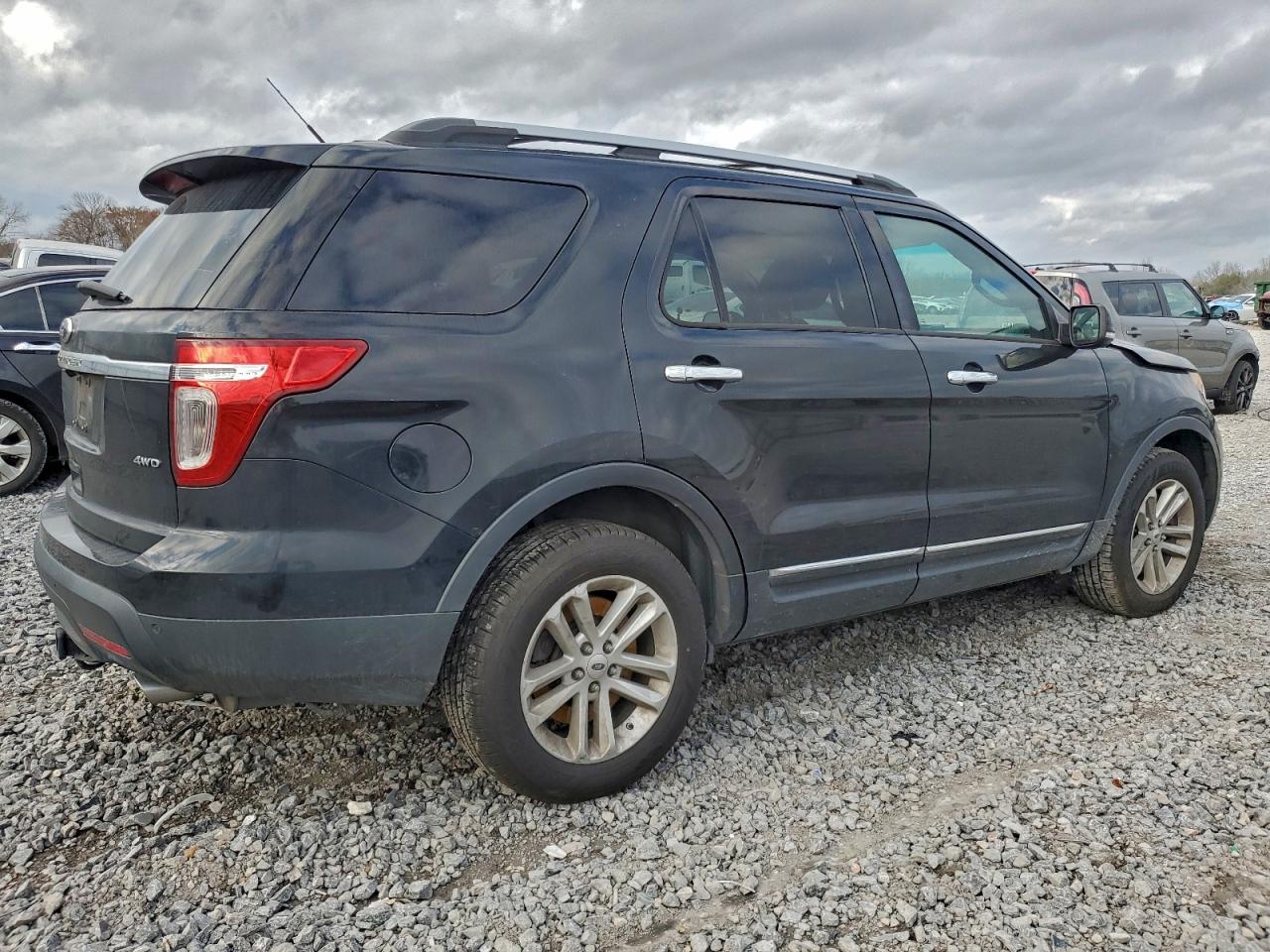 Ford Explorer Xlt Image 2