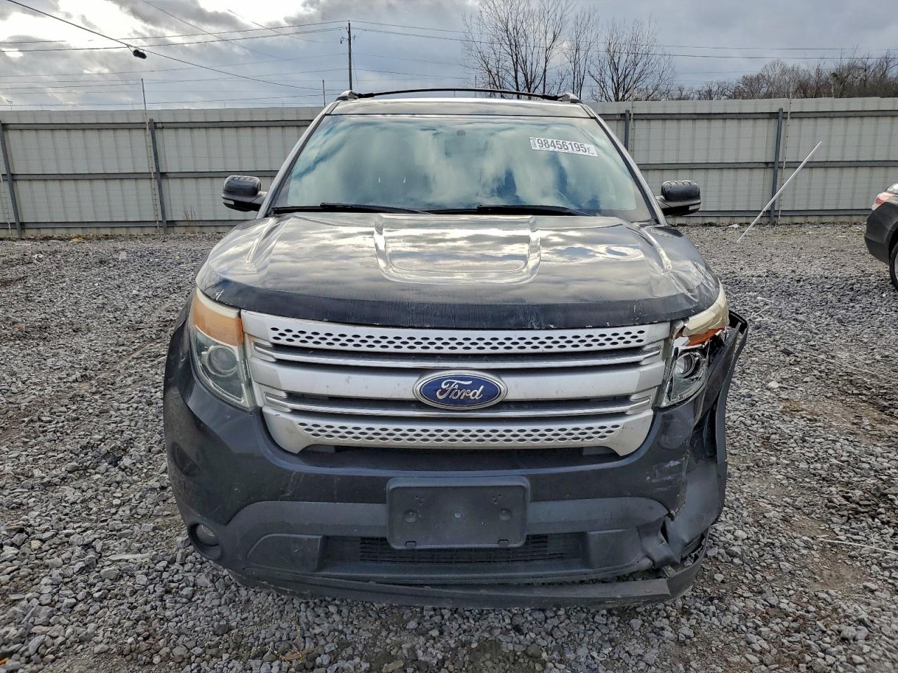 Ford Explorer Xlt Image 4