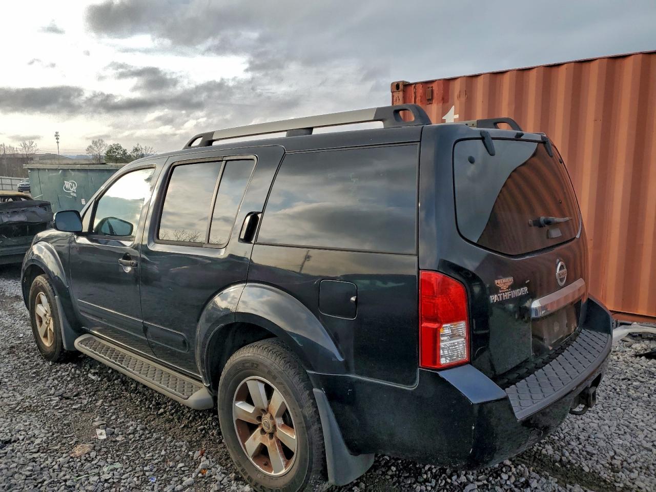 Nissan Pathfinder S Image 3