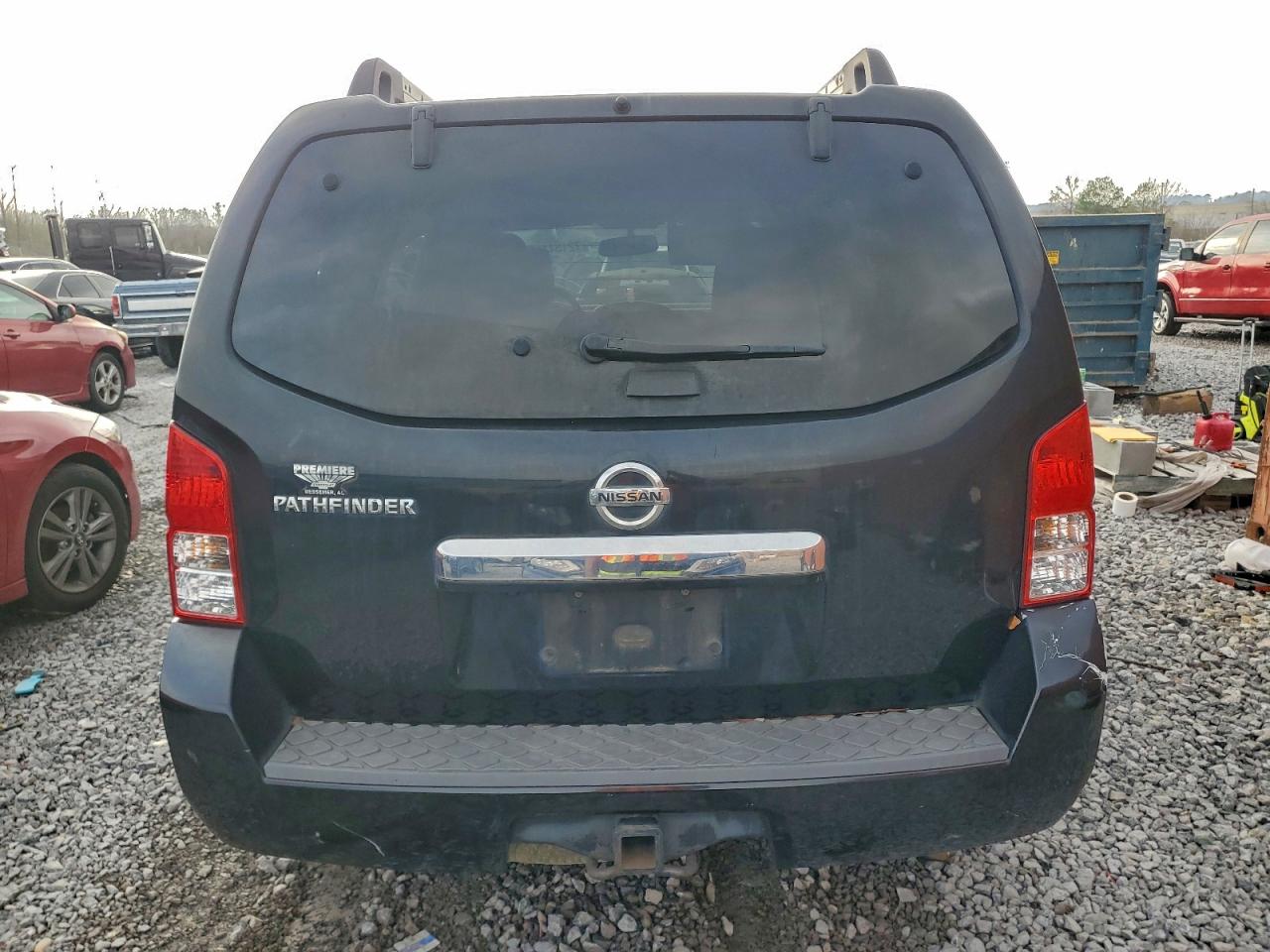 Nissan Pathfinder S Image 10