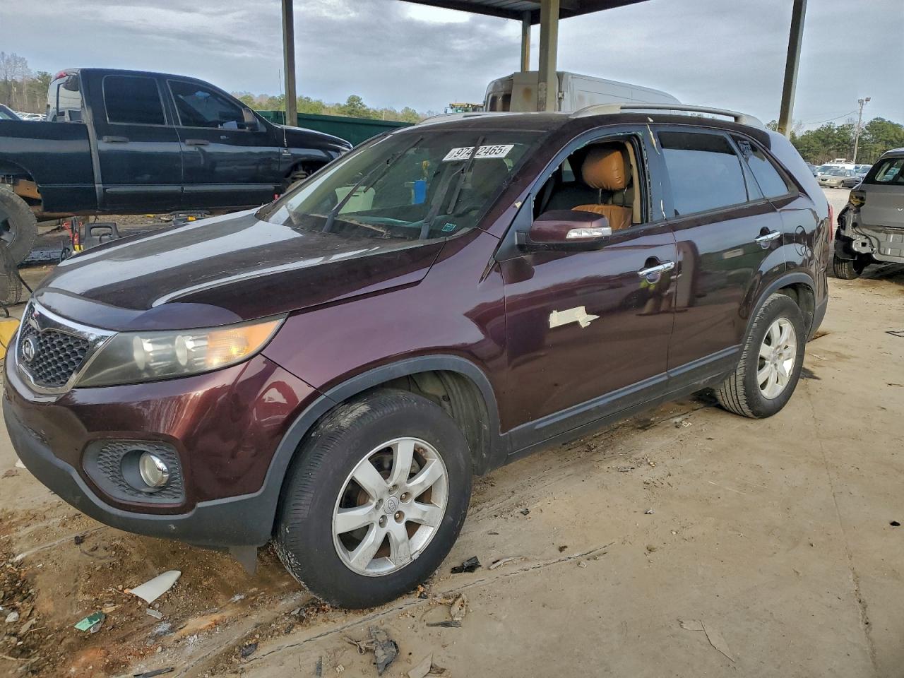 Kia Sorento Base Image 1