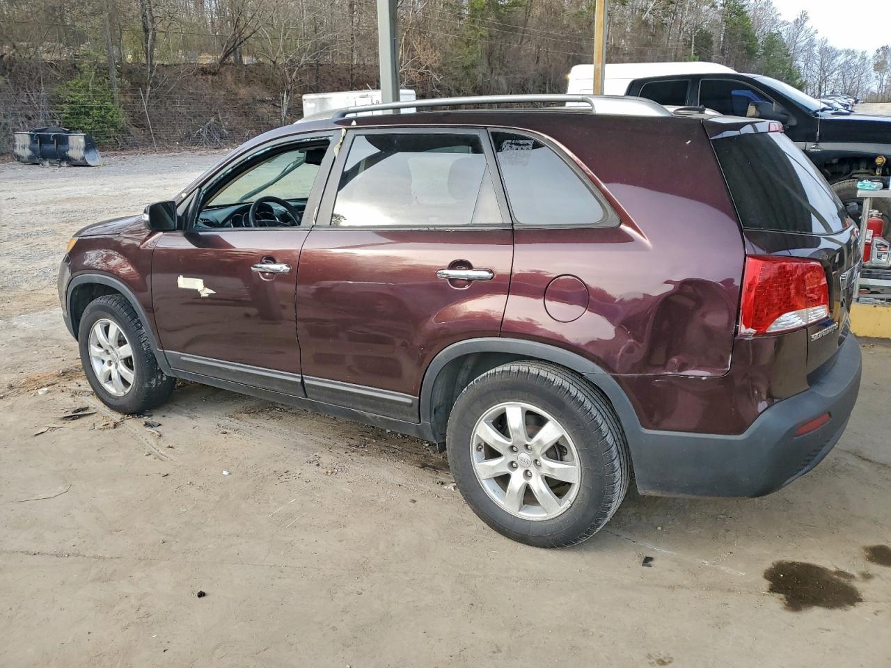 Kia Sorento Base Image 5