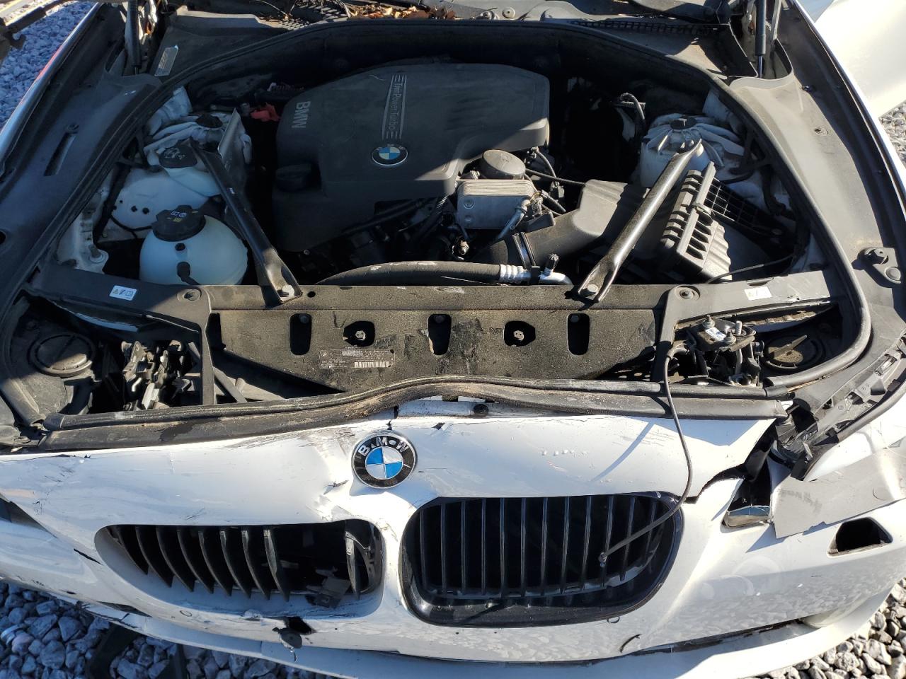 BMW 5 Series Xi Image 12