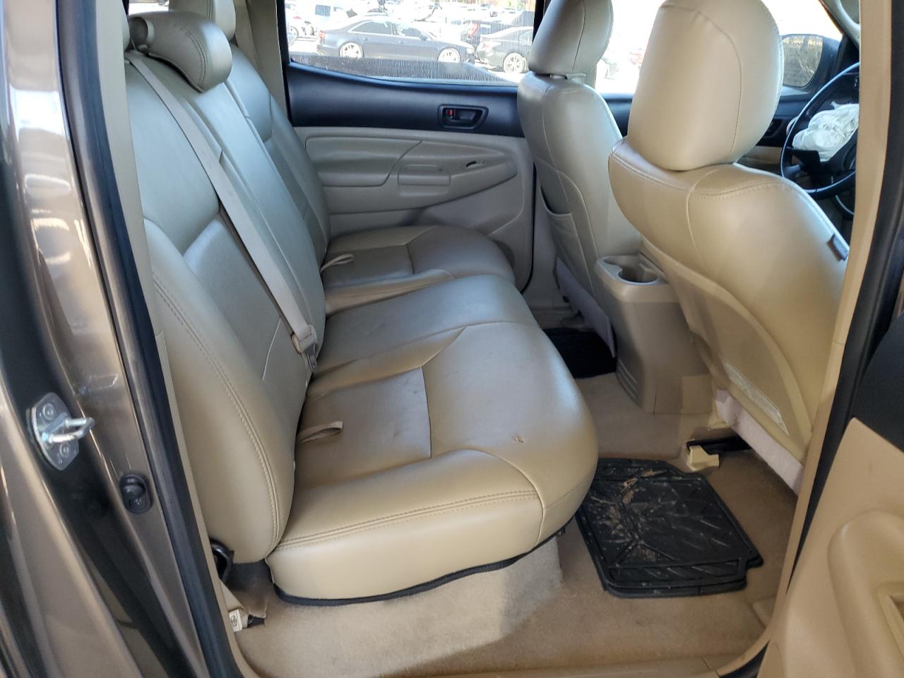 Toyota Tacoma Double Cab Image 8