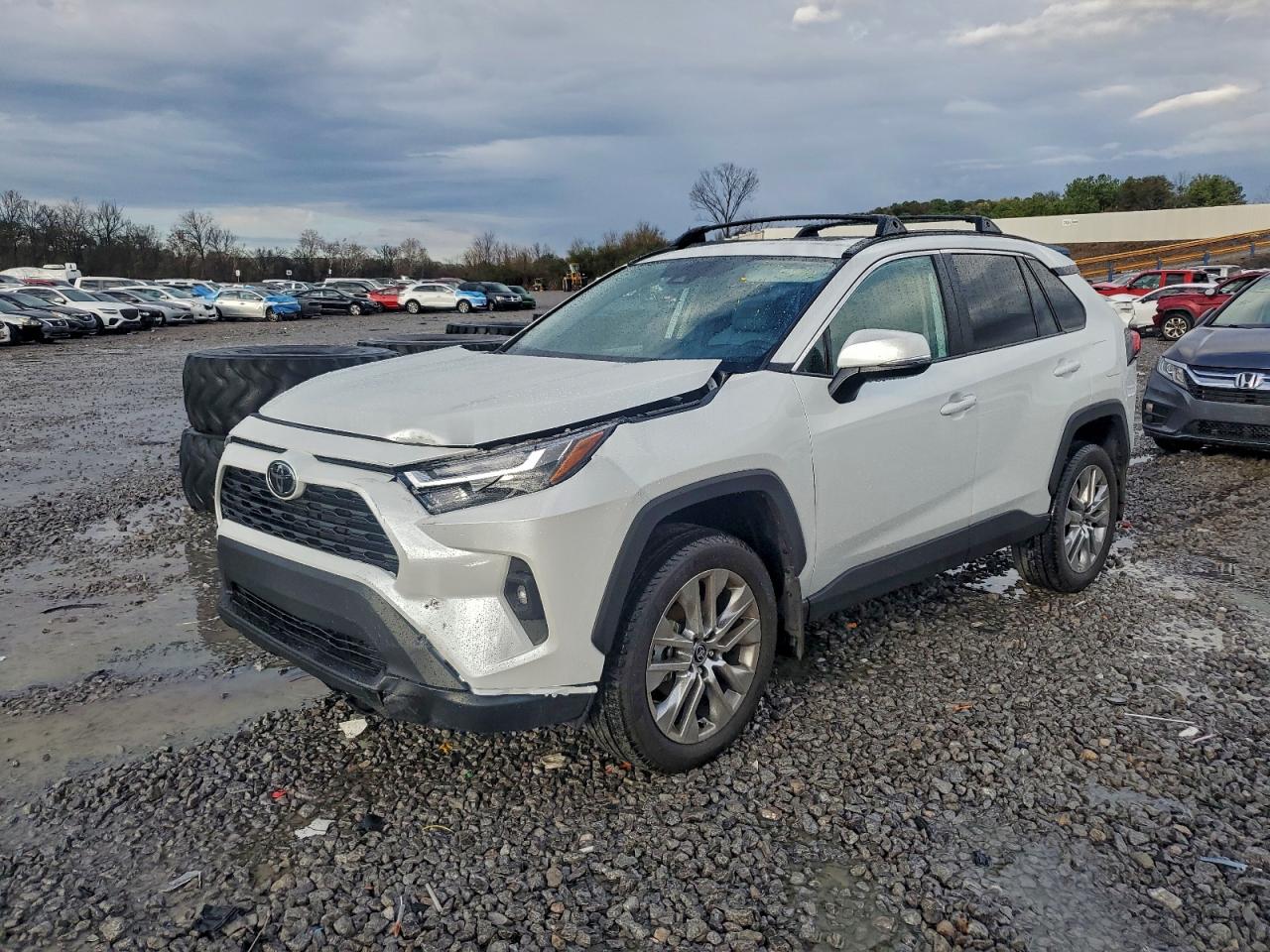 Toyota RAV4 Xle Premium Image 1